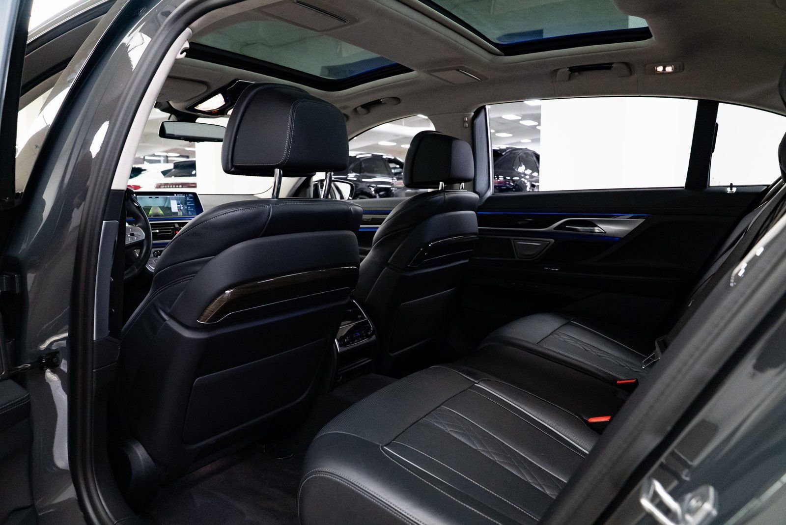 2022 BMW M760i xDrive