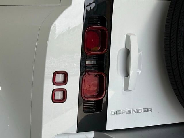 2025 Land Rover Defender 110 S