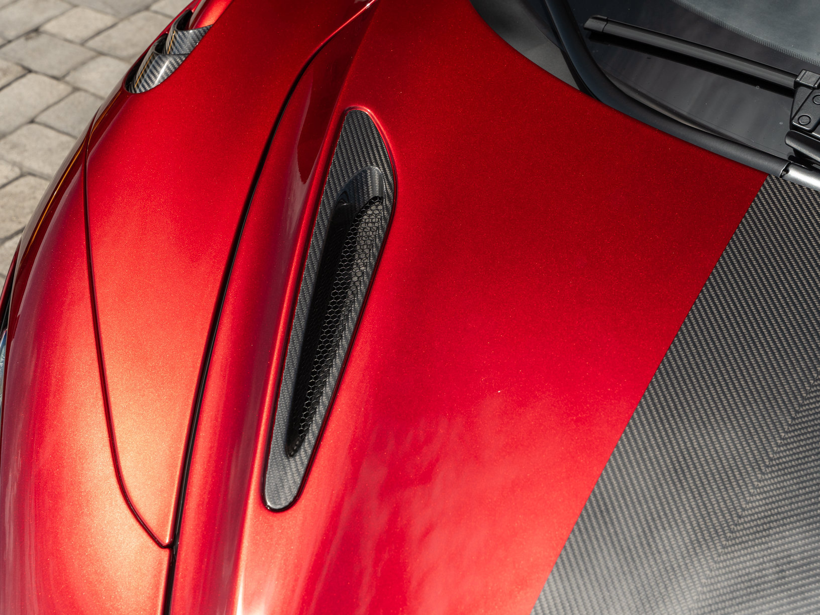Used 2022 McLaren 765LT photo 26