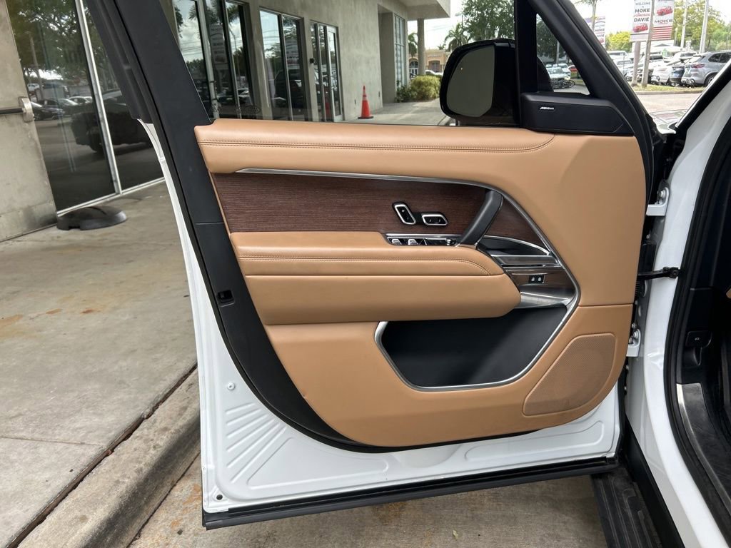 2023 Land Rover Range Rover SE