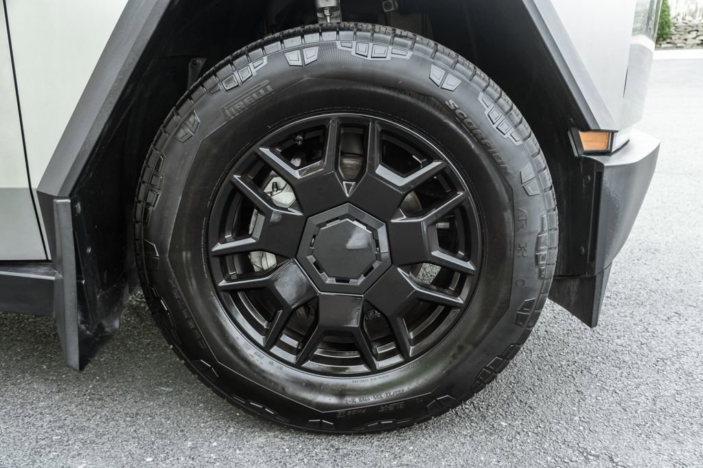2024 Tesla Cybertruck AWD Crew Cab