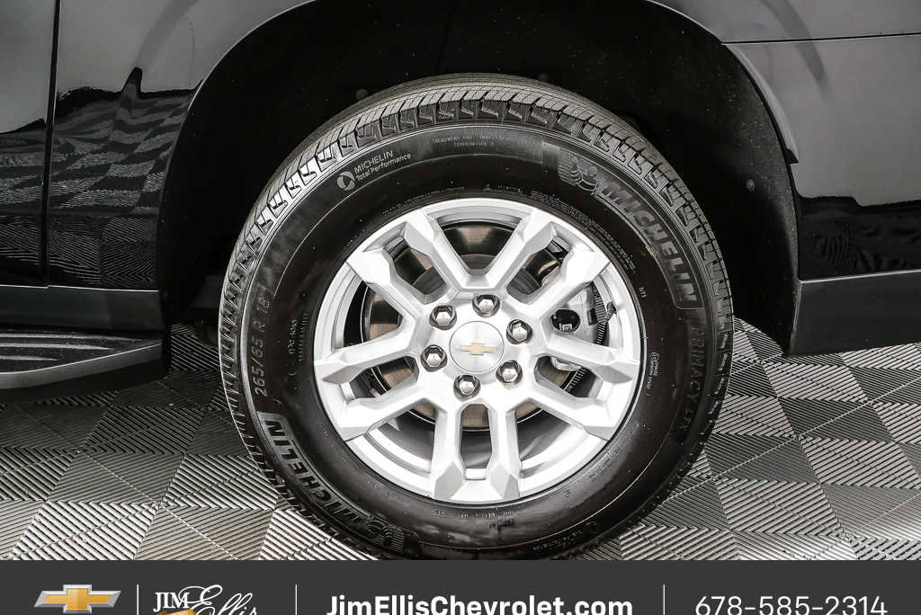 2025 Chevrolet Suburban LT