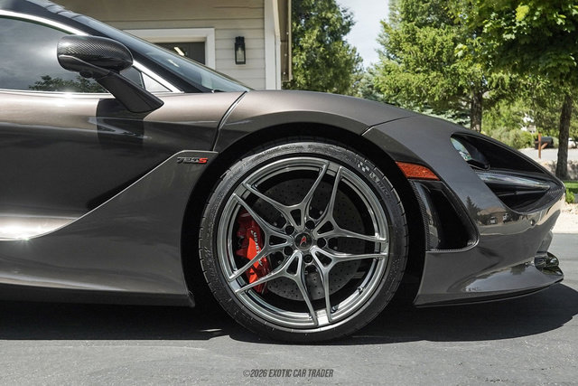 Used 2018 McLaren 720S Luxury photo 11