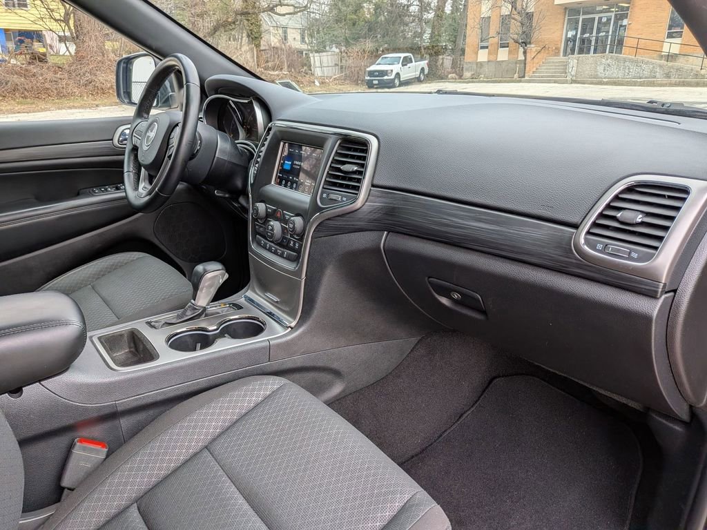 2020 Jeep Grand Cherokee Laredo