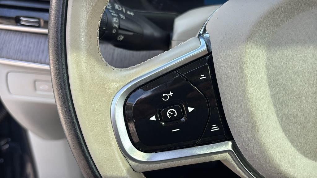 2023 Volvo Xc90 B6 Plus