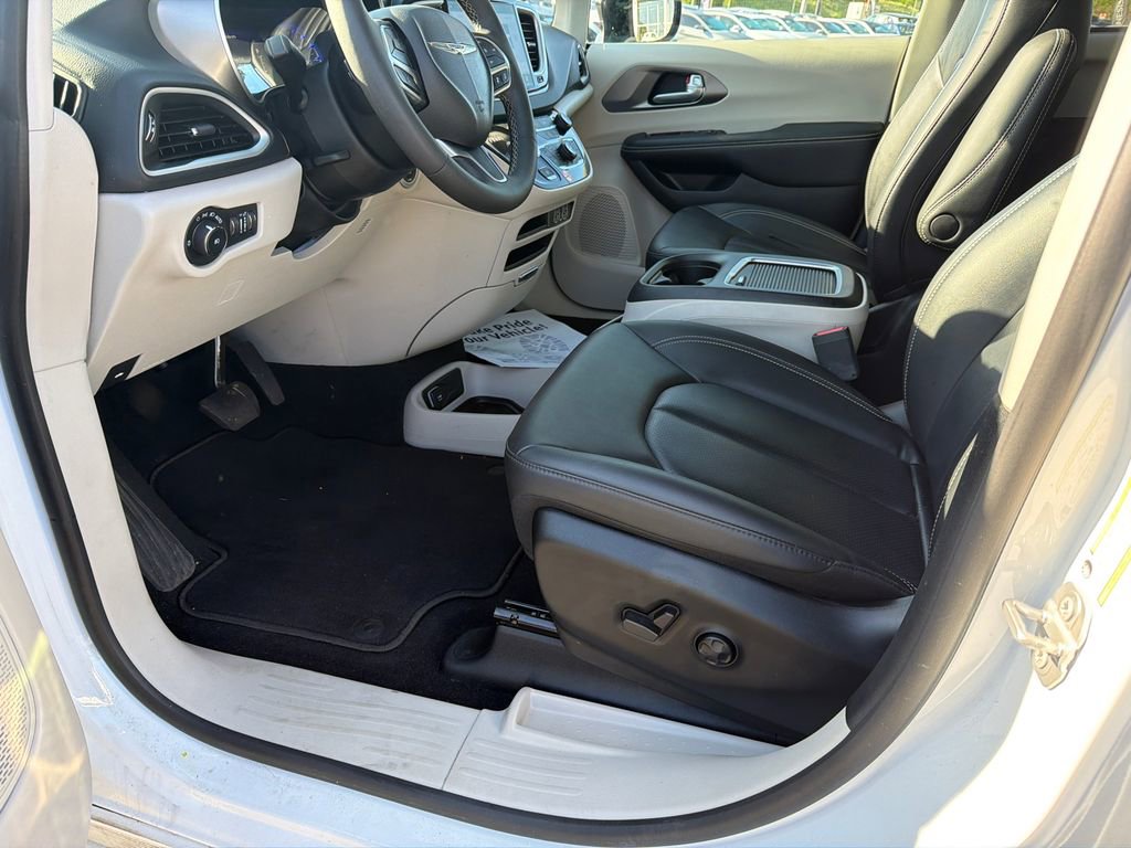 2024 Chrysler Pacifica Touring-L