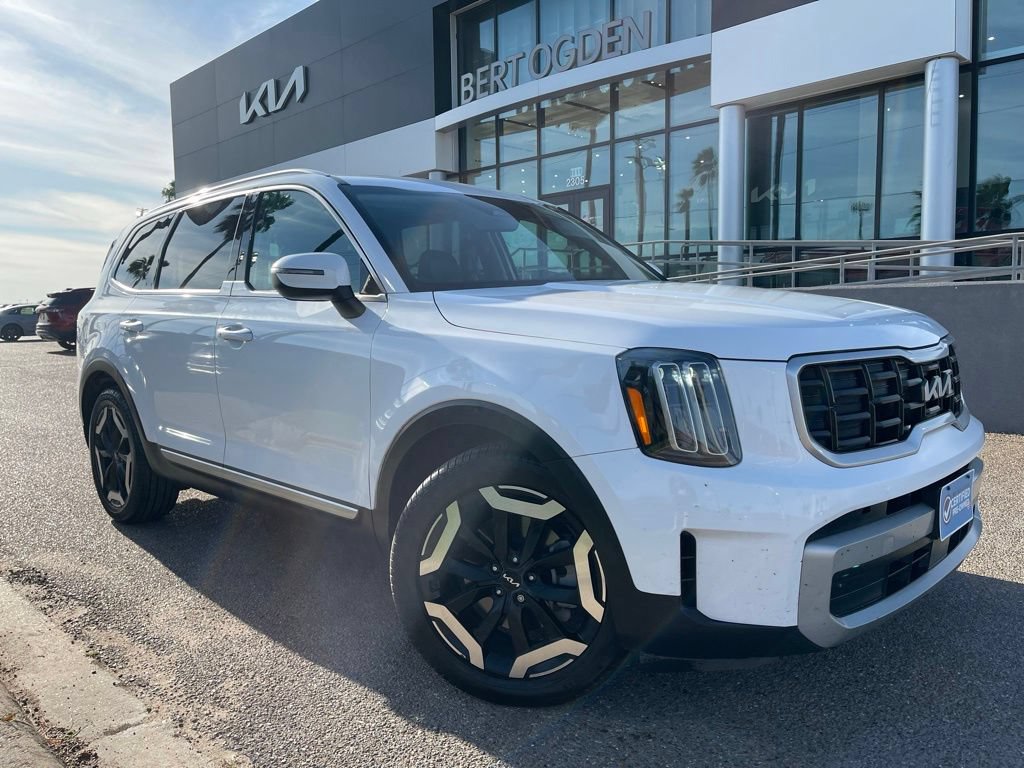 Used 2023 Kia Telluride S w/ S Sunroof Package