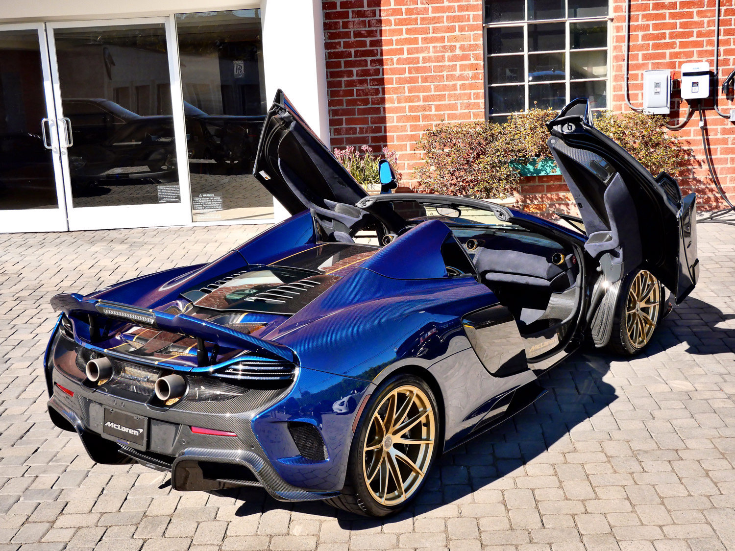 Used 2016 McLaren 675LT Spider photo 42
