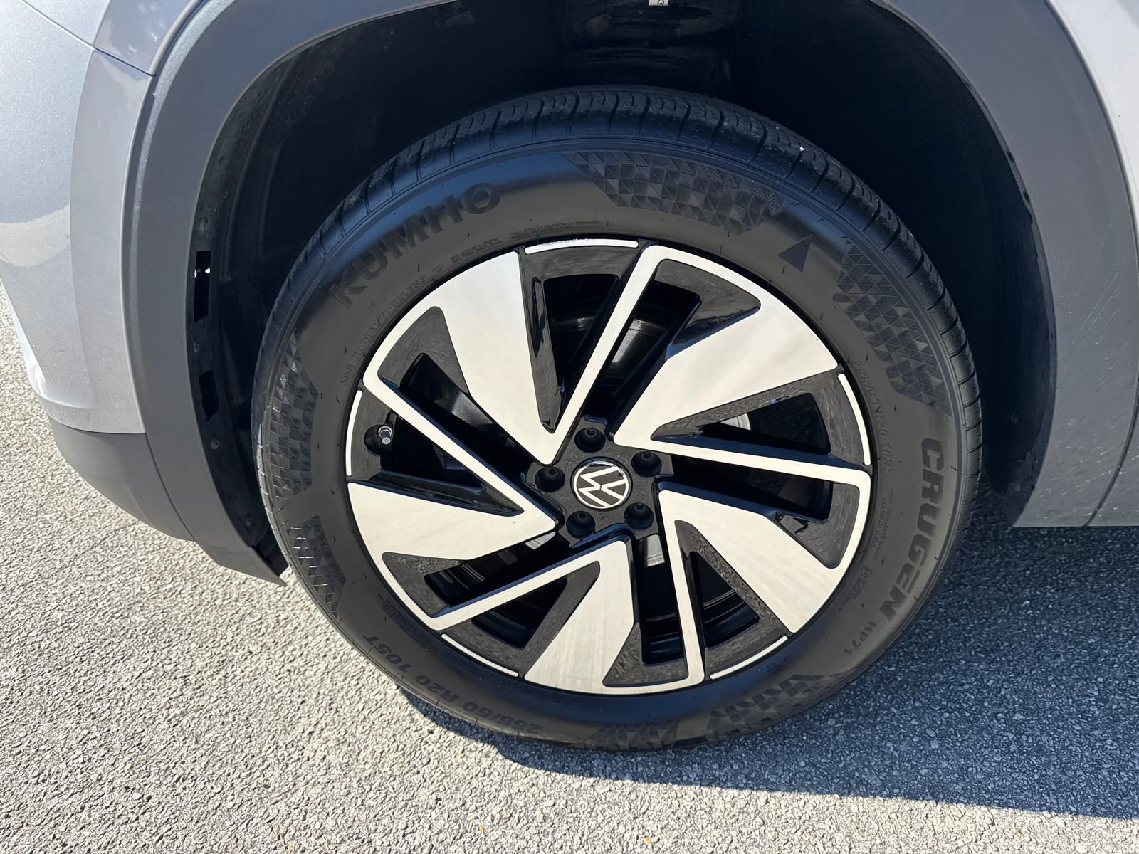 2025 Volkswagen Atlas SE