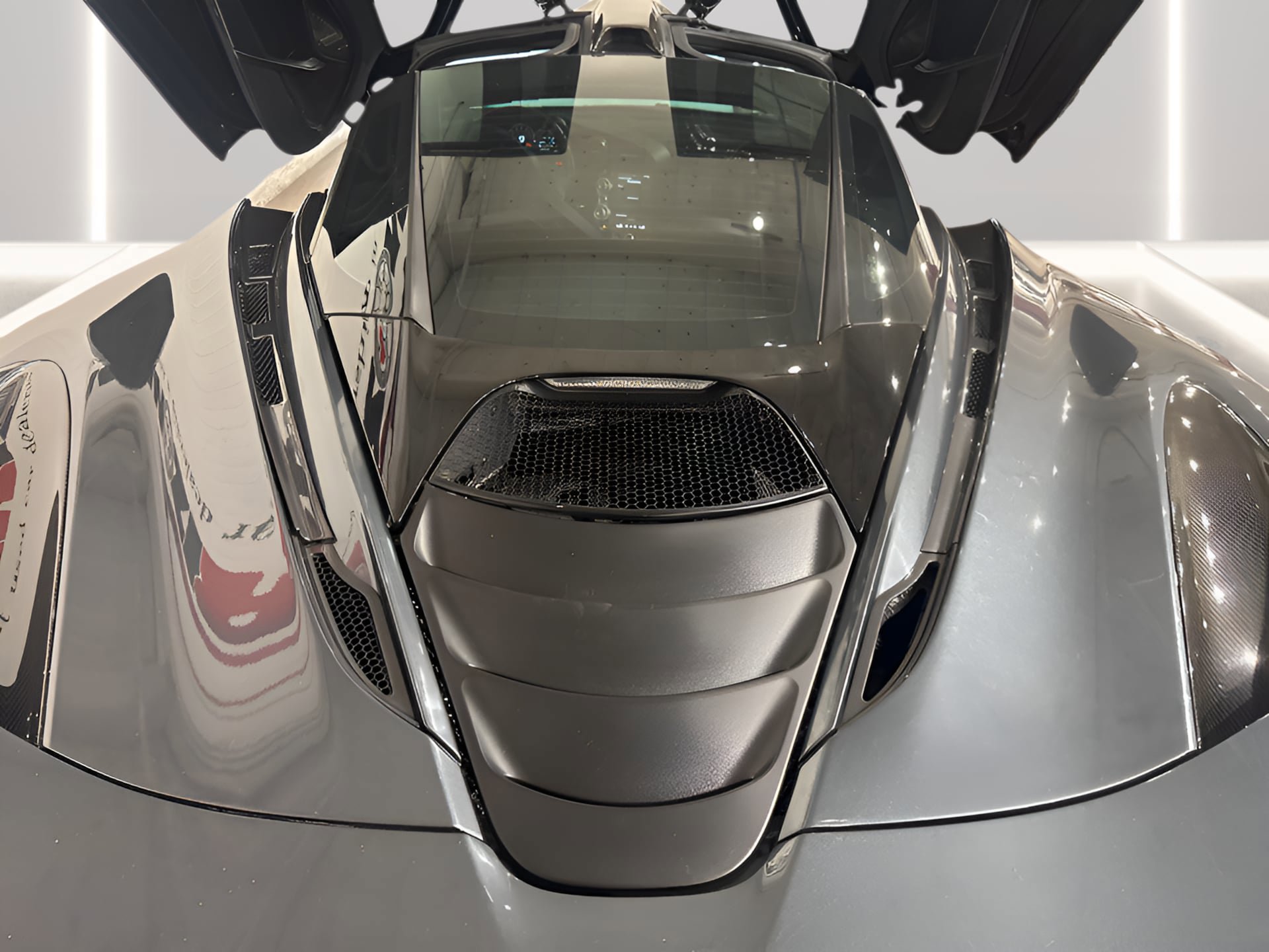 Used 2018 McLaren 720S photo 16