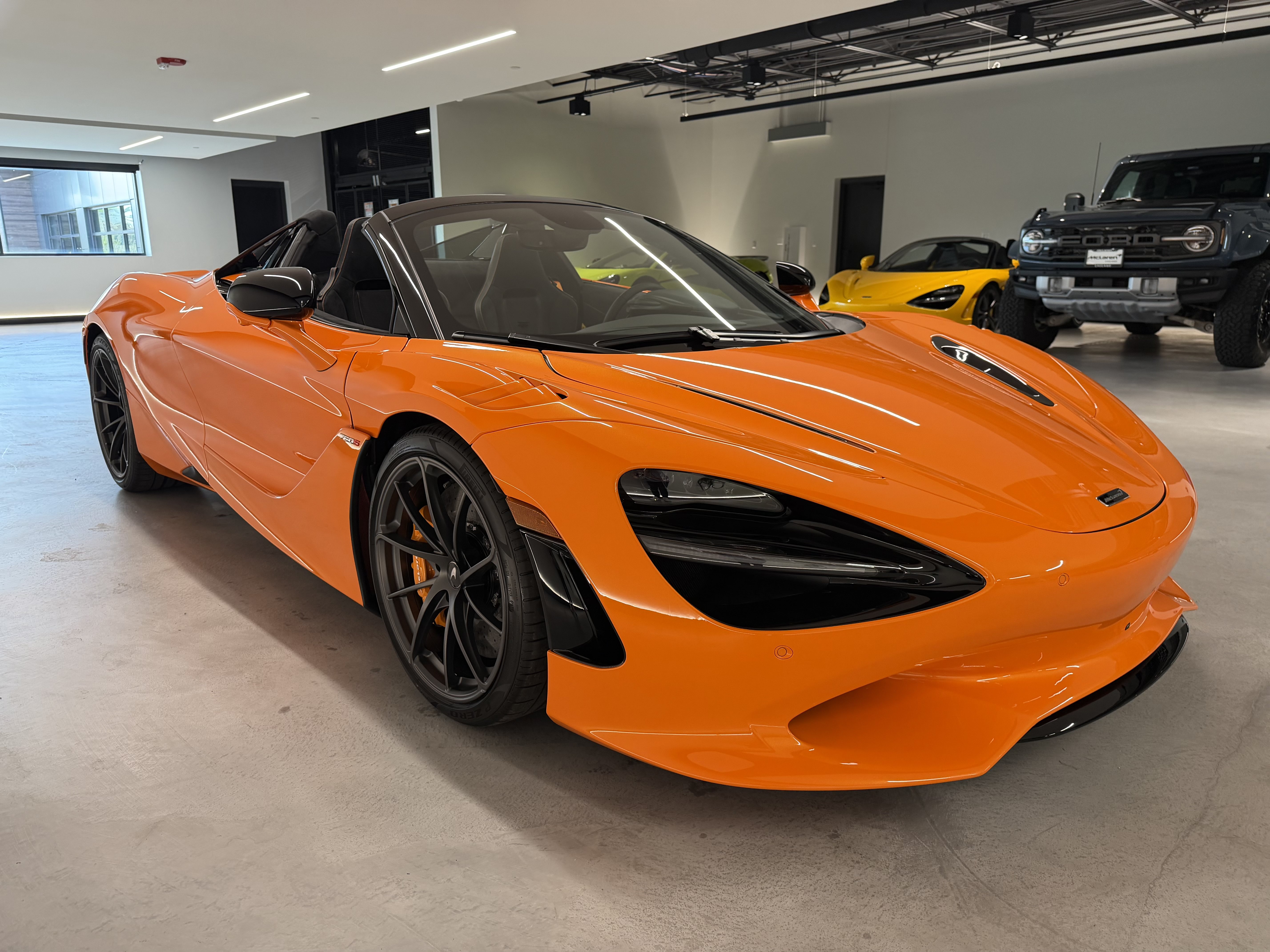Used 2027 McLaren 750S Spider photo 9
