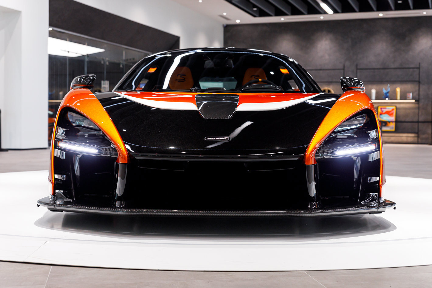 Used 2019 McLaren Senna photo 17