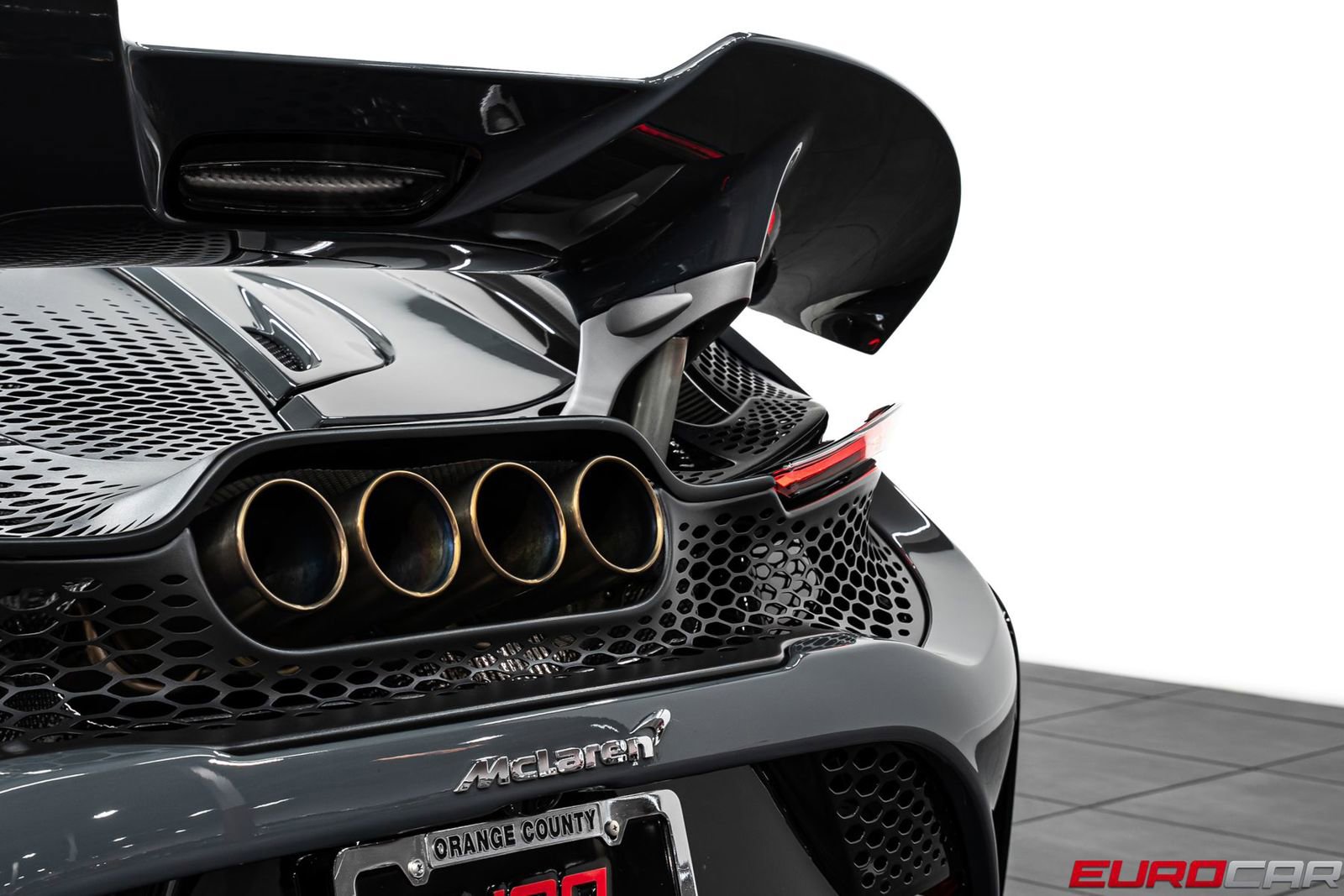 Used 2022 McLaren 765LT photo 27