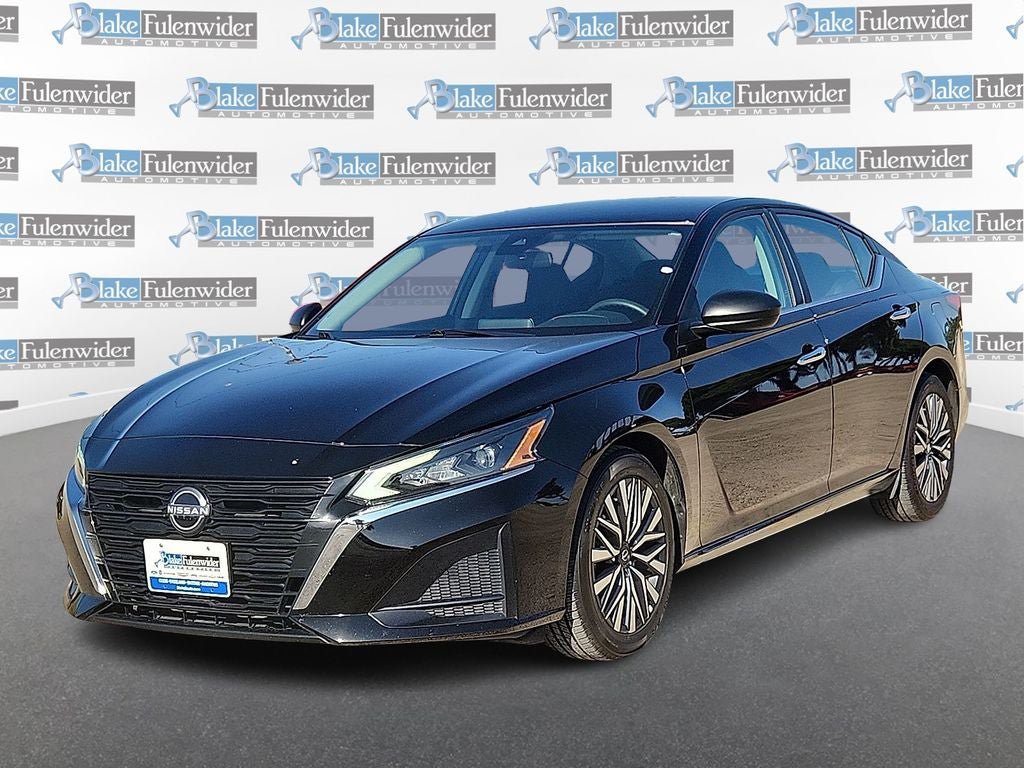 Used 2025 Nissan Altima 2.5 SV