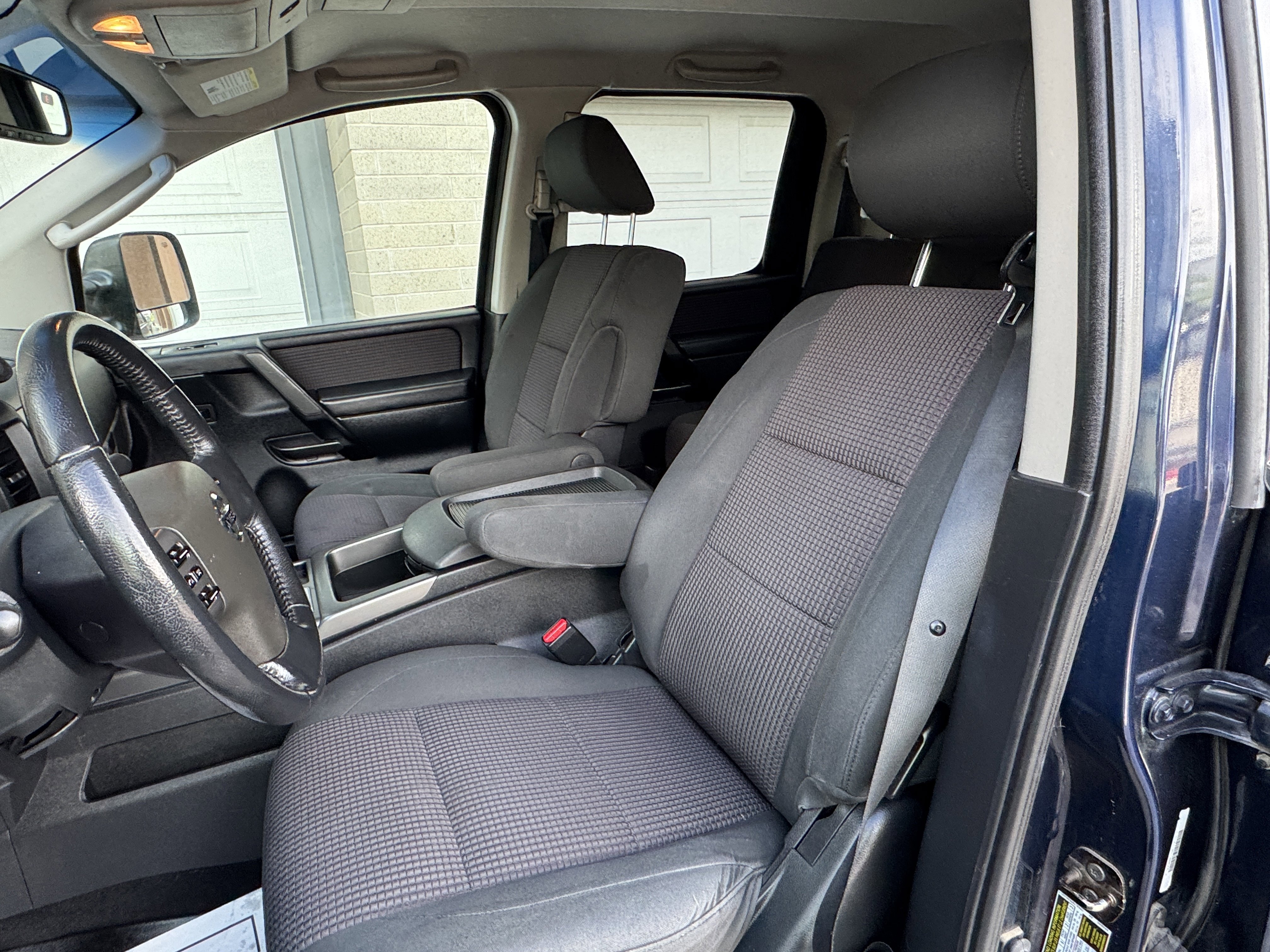 2010 Nissan Titan SE