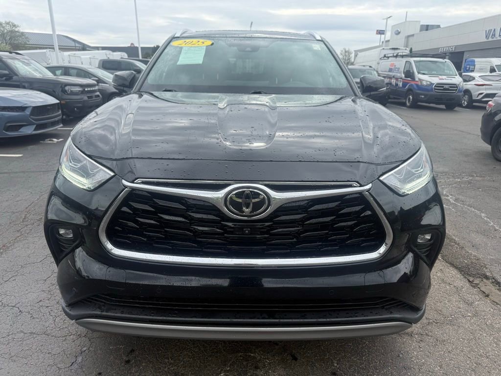 2025 Toyota Highlander Platinum