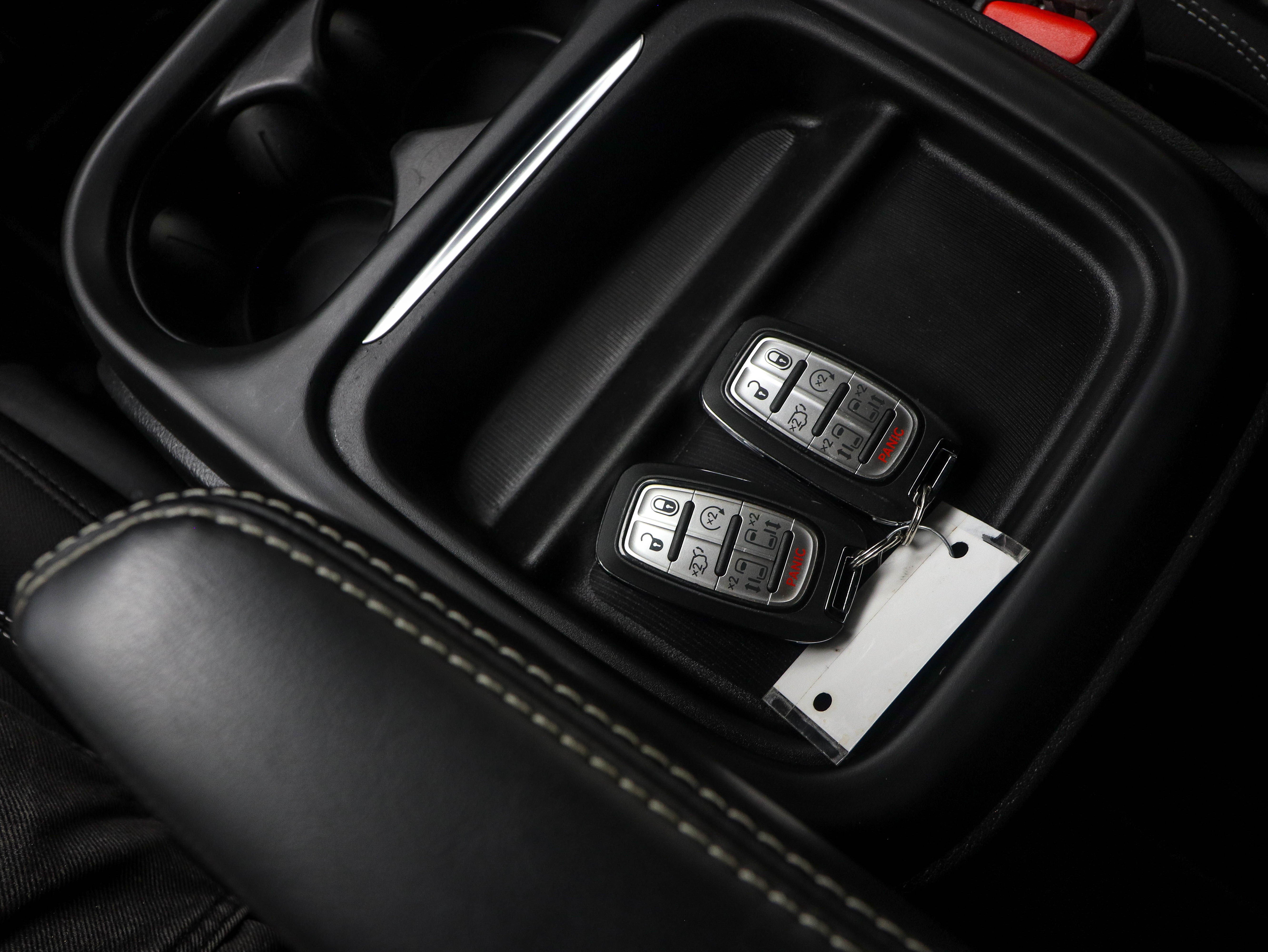 2024 Chrysler Pacifica Touring - Photo 28