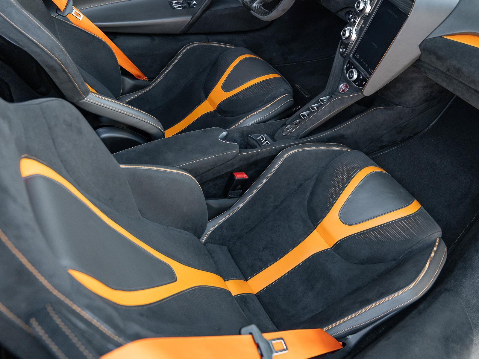 Used 2022 McLaren 720S Performance photo 38