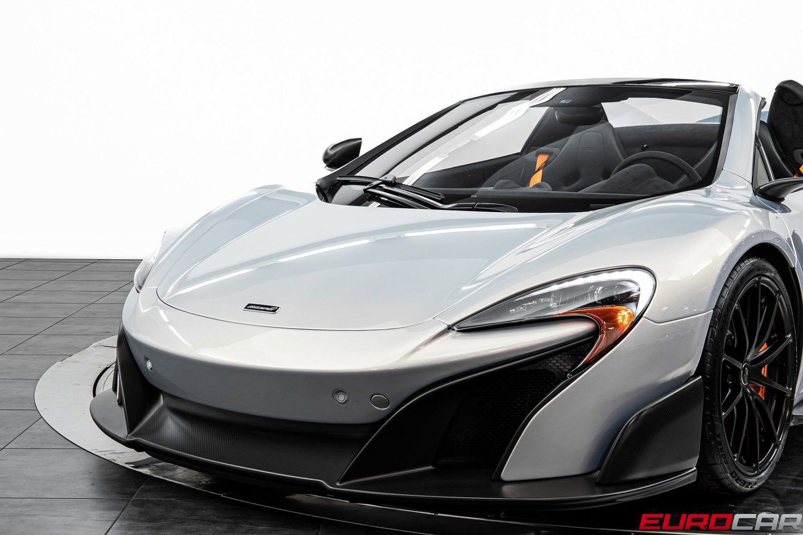 Used 2016 McLaren 675LT Spider photo 17