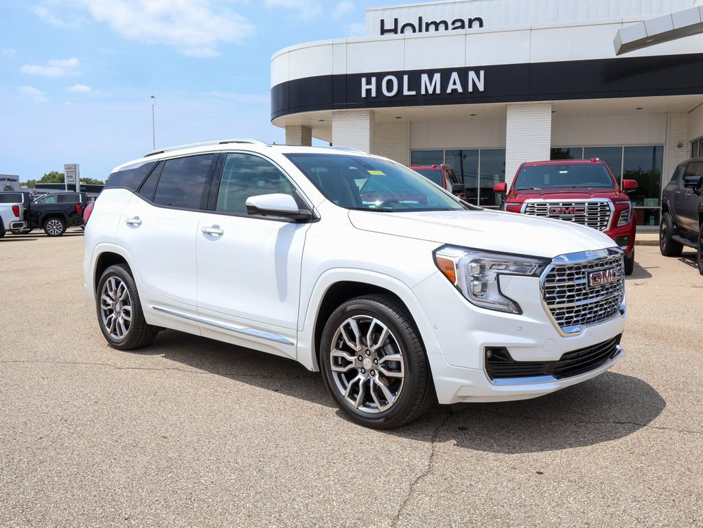 Used 2024 GMC Terrain Denali w/ Denali Premium Package