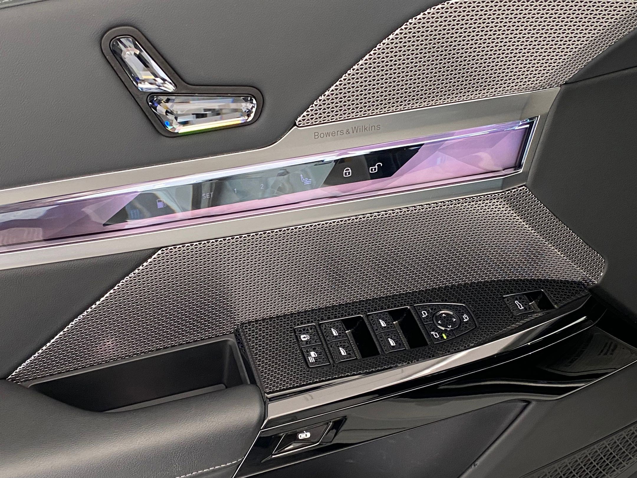 2024 BMW 750e xDrive