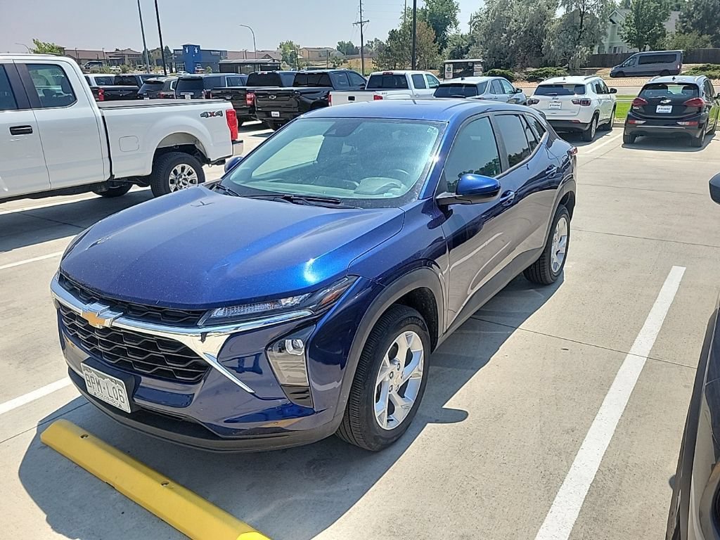 Used 2024 Chevrolet Trax LS w/ LS Convenience Package