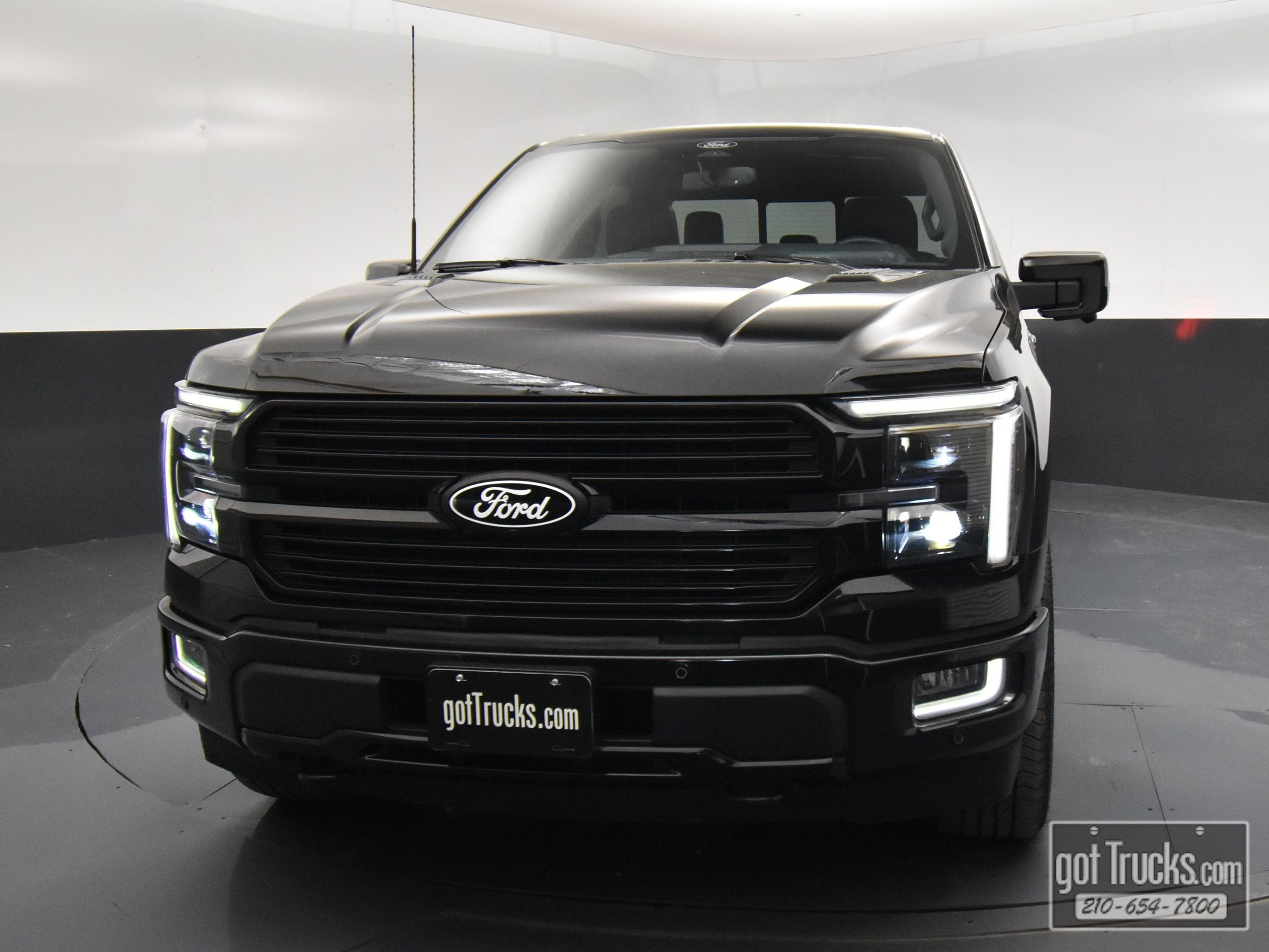 2025 Ford F150 Platinum