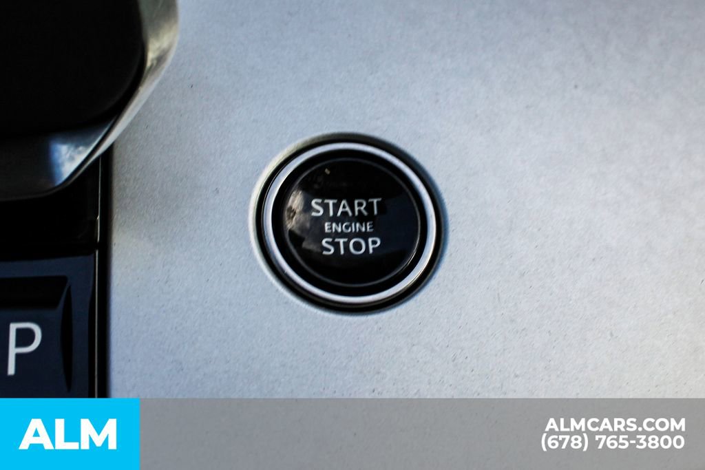 2025 Land Rover Range Rover Long Wheelbase SE