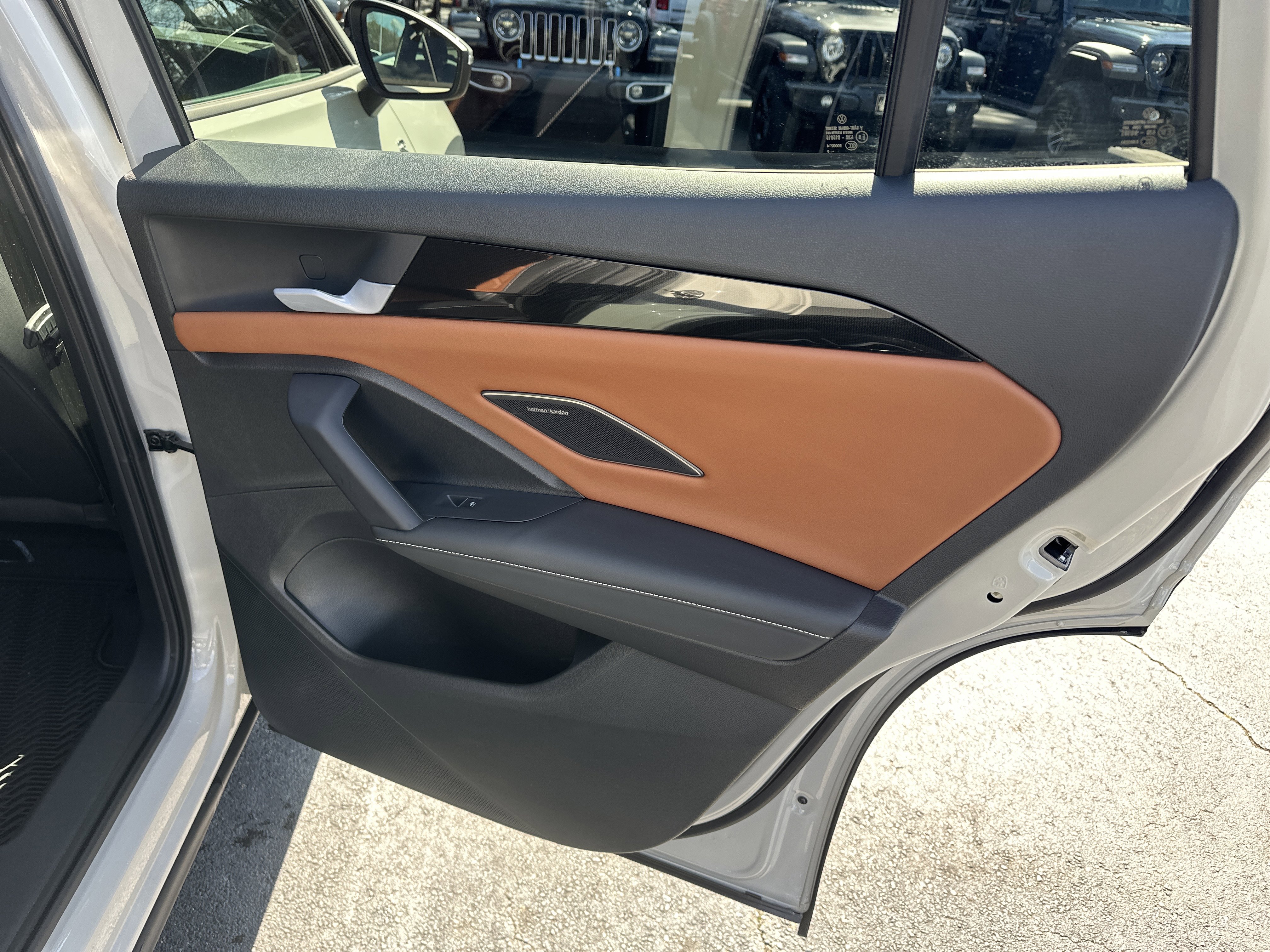 2025 Volkswagen Tiguan SEL R-Line