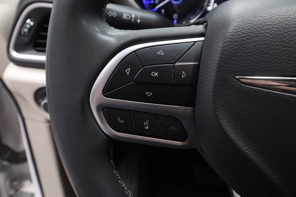 2022 Chrysler Pacifica Touring-L