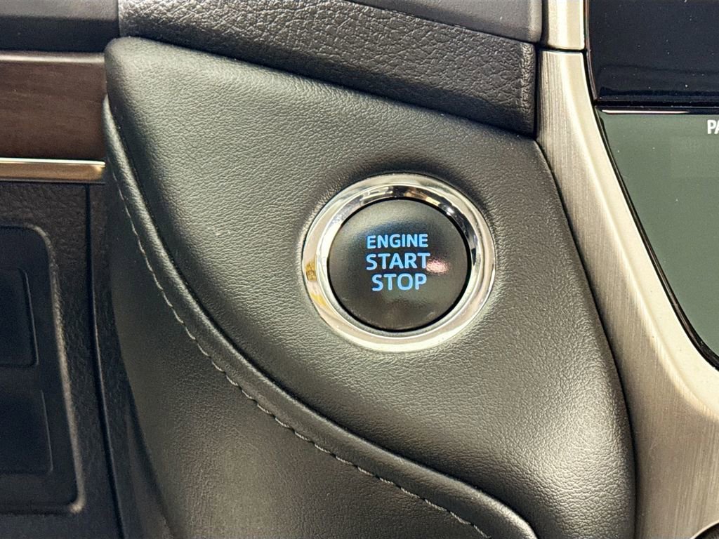 2016 Toyota Land Cruiser