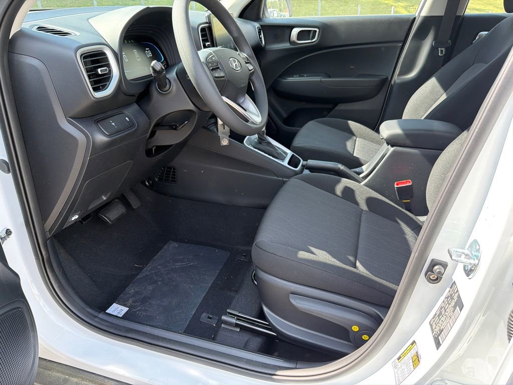 2026 Hyundai Venue SE