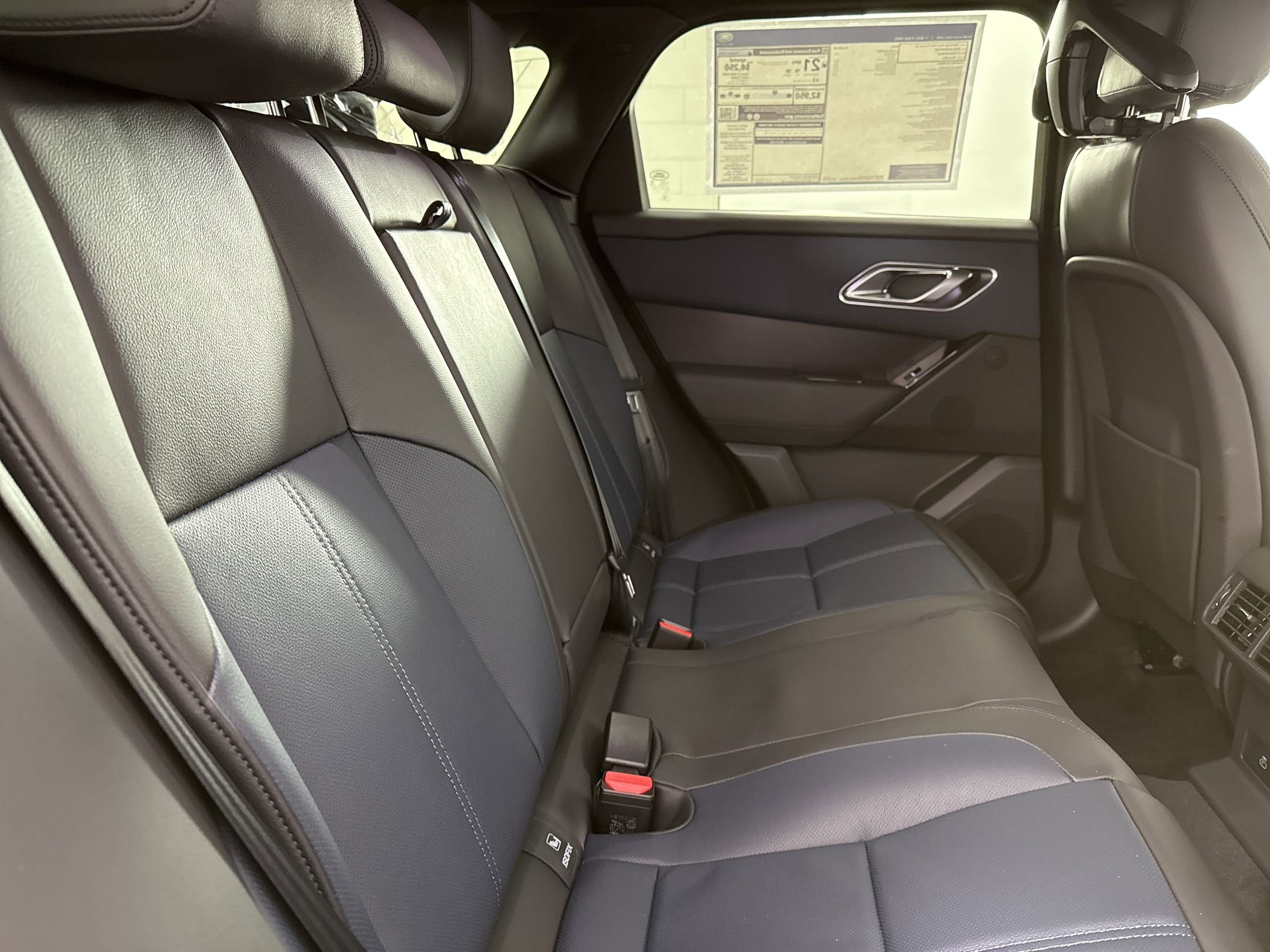 2026 Land Rover Range Rover Velar Dynamic SE