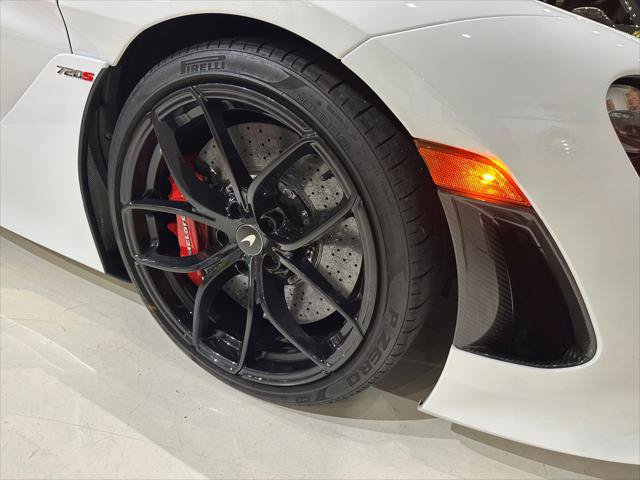 Used 2020 McLaren 720S Luxury photo 12