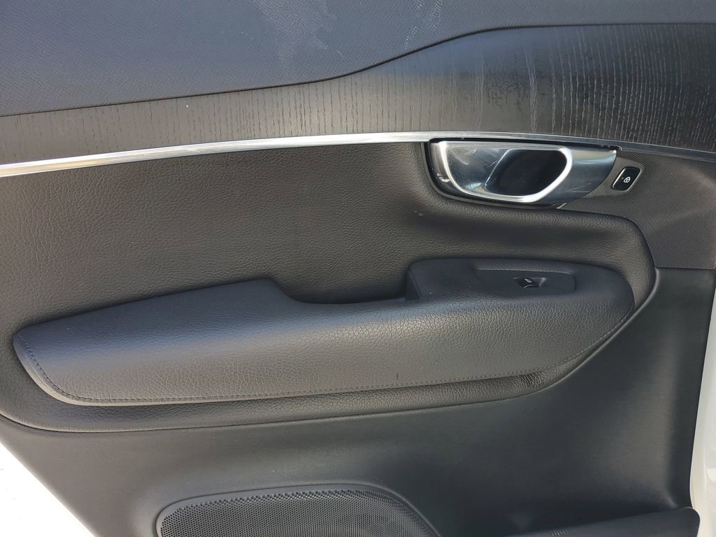 2020 Volvo Xc90 T6 Momentum