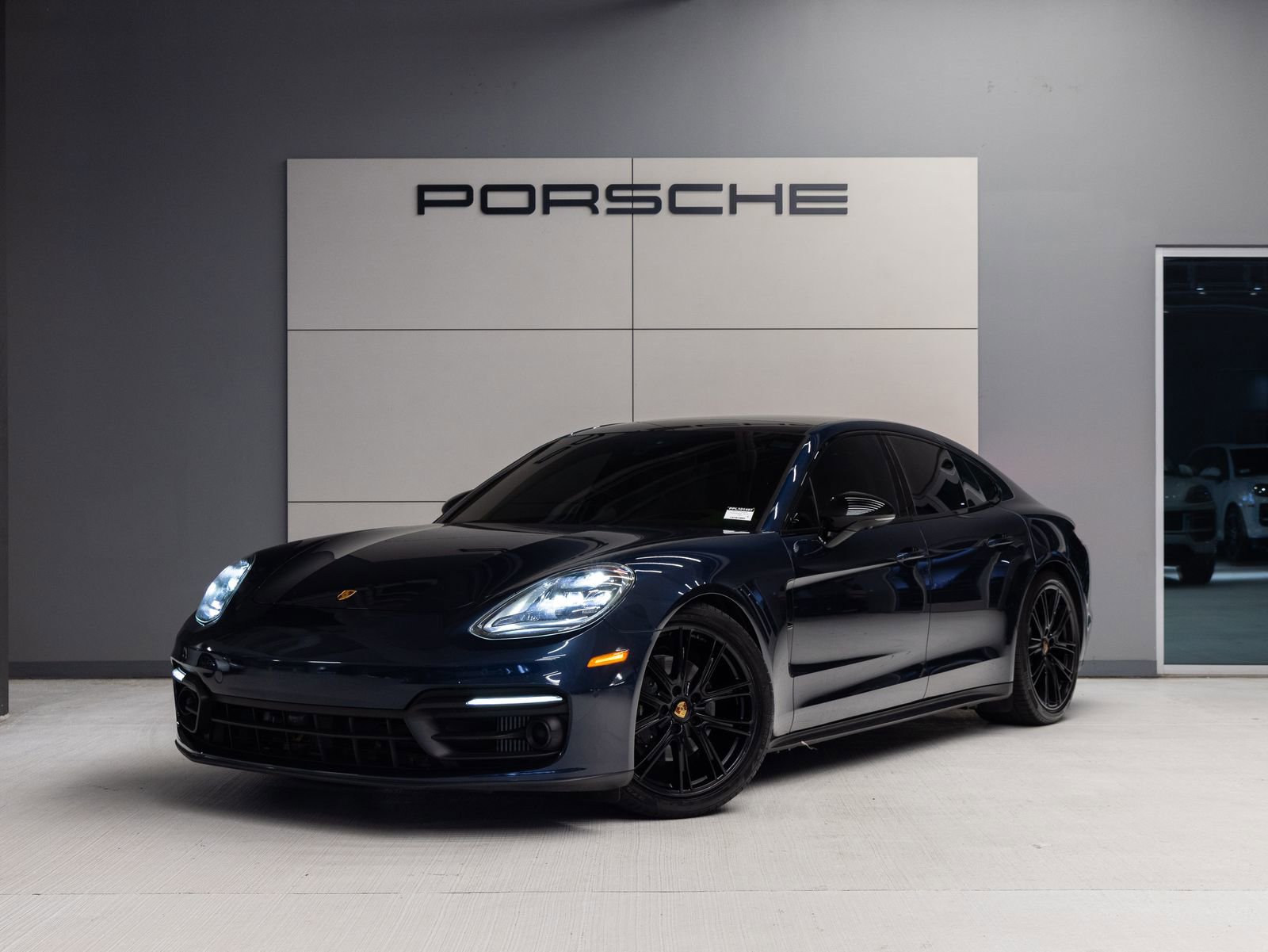 Certified 2023 Porsche Panamera 4 Platinum Edition