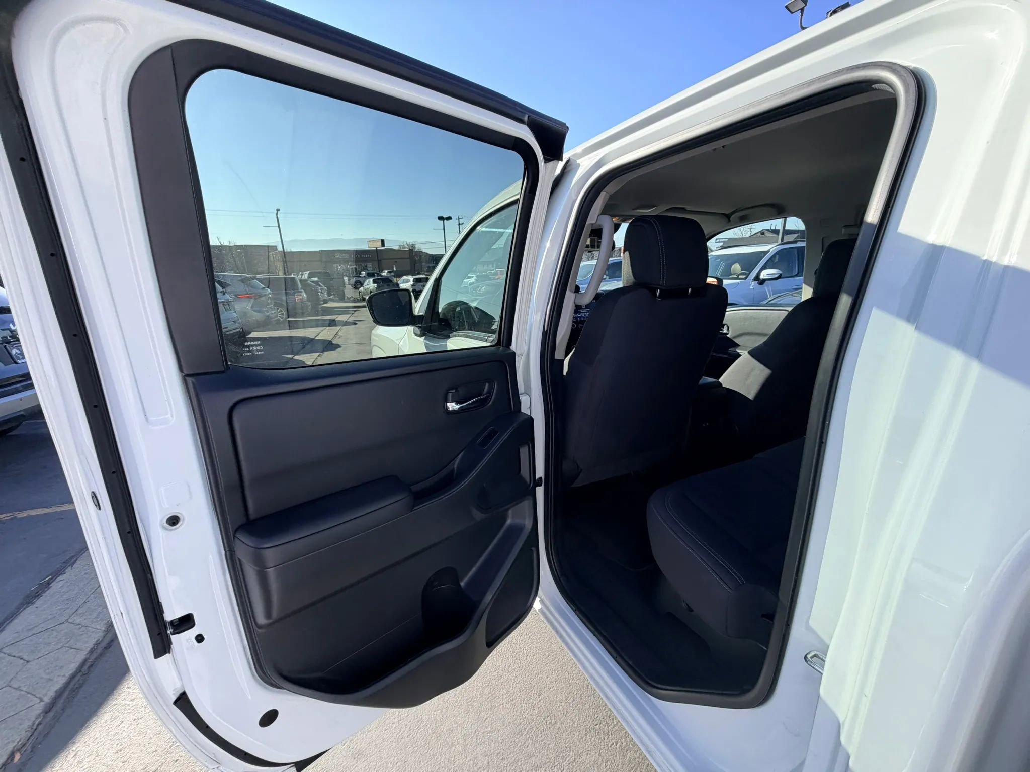 2023 Nissan Frontier SV