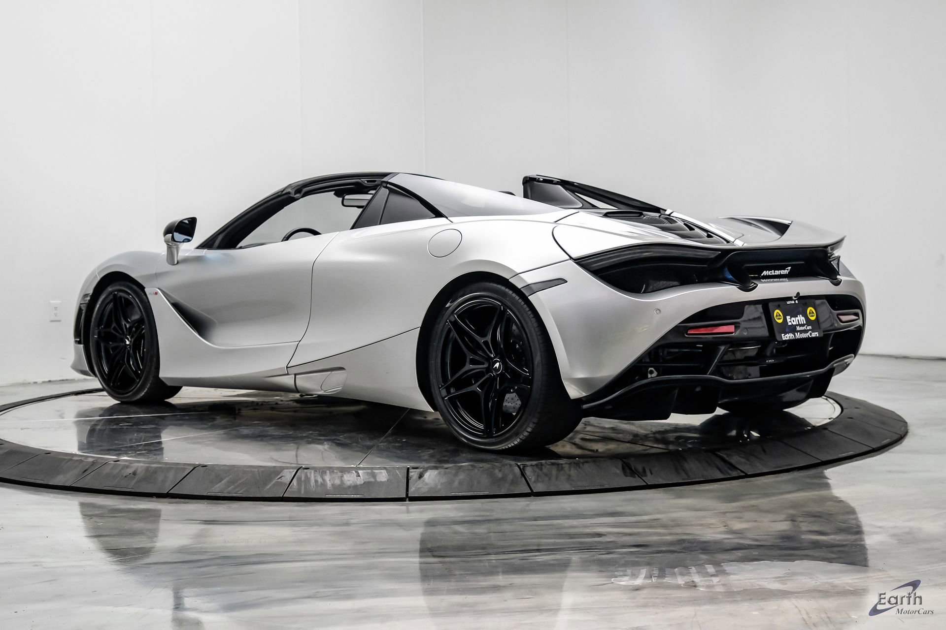 Used 2020 McLaren 720S Luxury photo 13