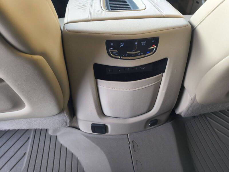 2018 Cadillac Escalade Luxury