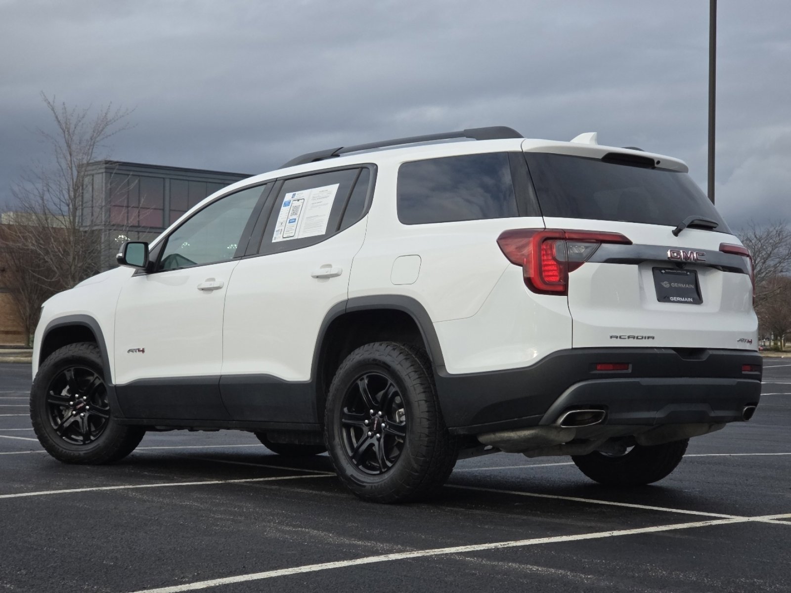 2023 GMC Acadia AT4