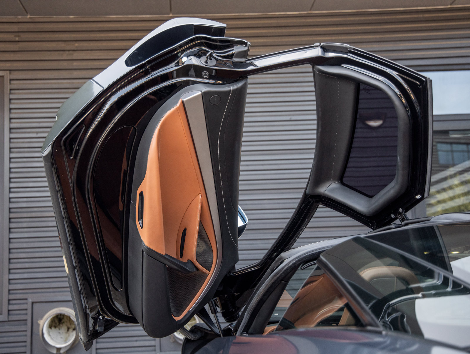 Used 2018 McLaren 720S photo 23