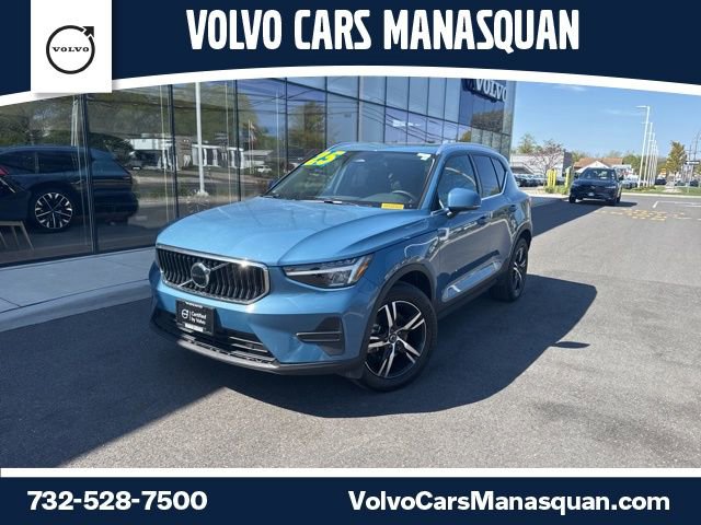 Certified 2025 Volvo XC40 B5 Core