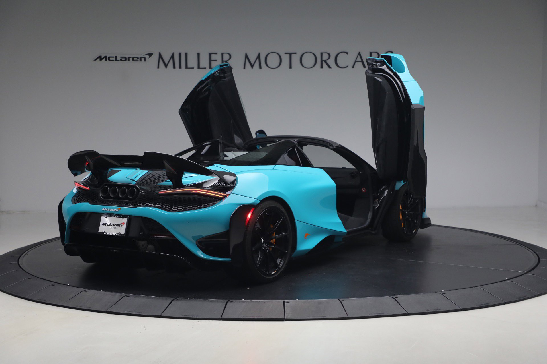 Used 2022 McLaren 765LT photo 18