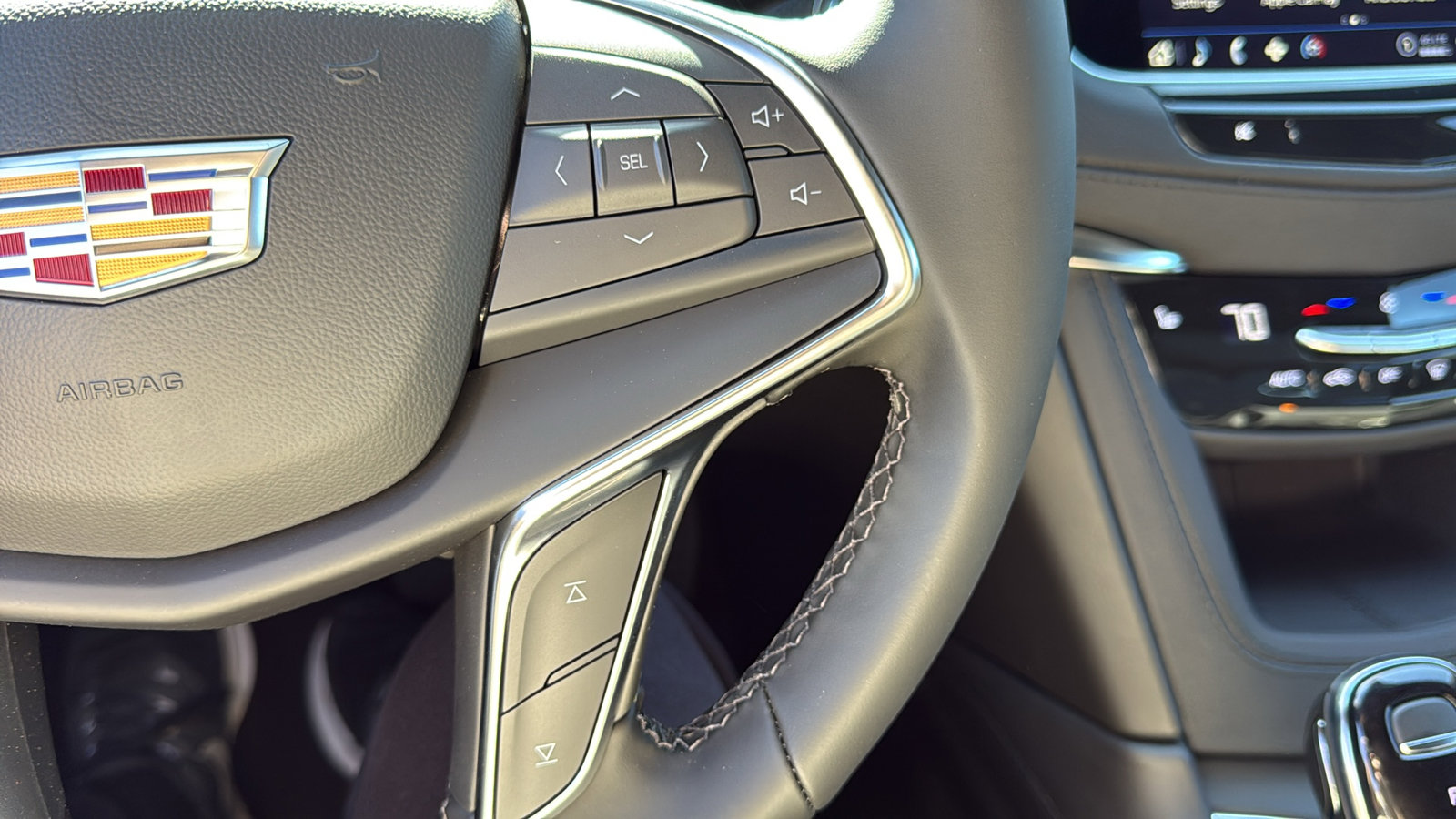 2025 Cadillac XT5 Luxury