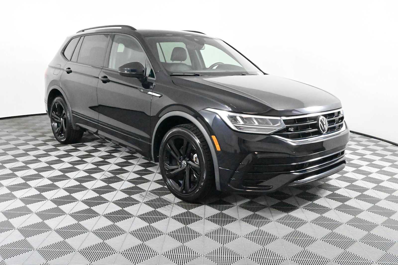 Certified 2023 Volkswagen Tiguan SE R-Line