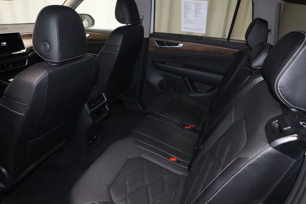 2025 Volkswagen Atlas SE