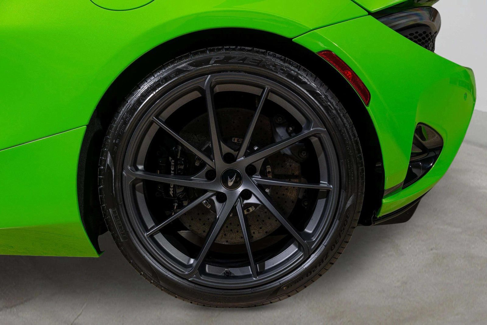 New 2026 McLaren 750S photo 9