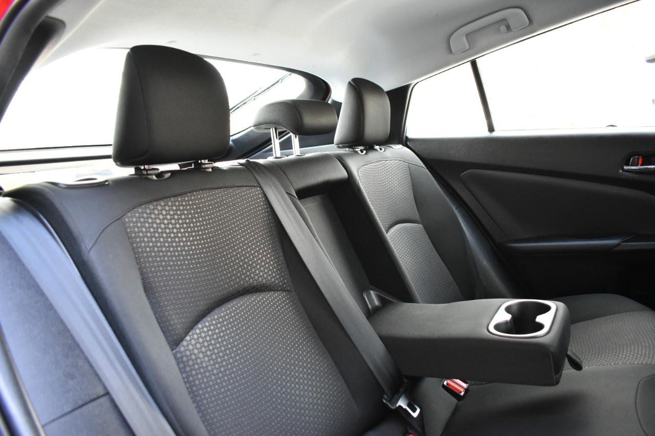 2022 Toyota Prius LE