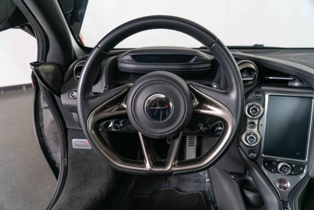 Used 2018 McLaren 720S photo 17