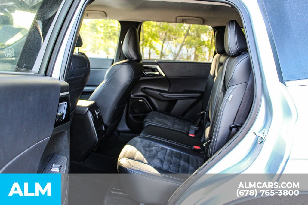 2025 Mitsubishi Outlander SE